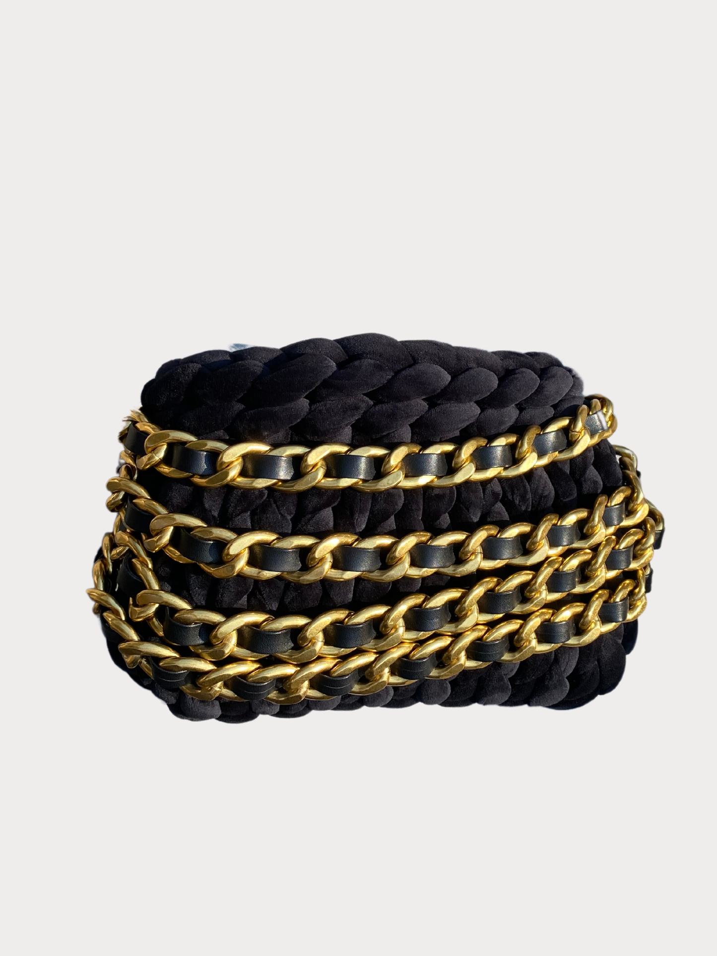 Sonderanfertigung Clutch aus Samt in der Farbe Schwarz mit Goldketten