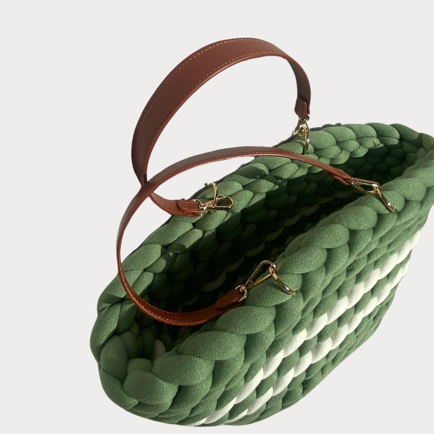 Basketbag „Natur Pur“ – aus Premium Cotton in Salbeigrün-Weiß mit braunen Ledergriffen