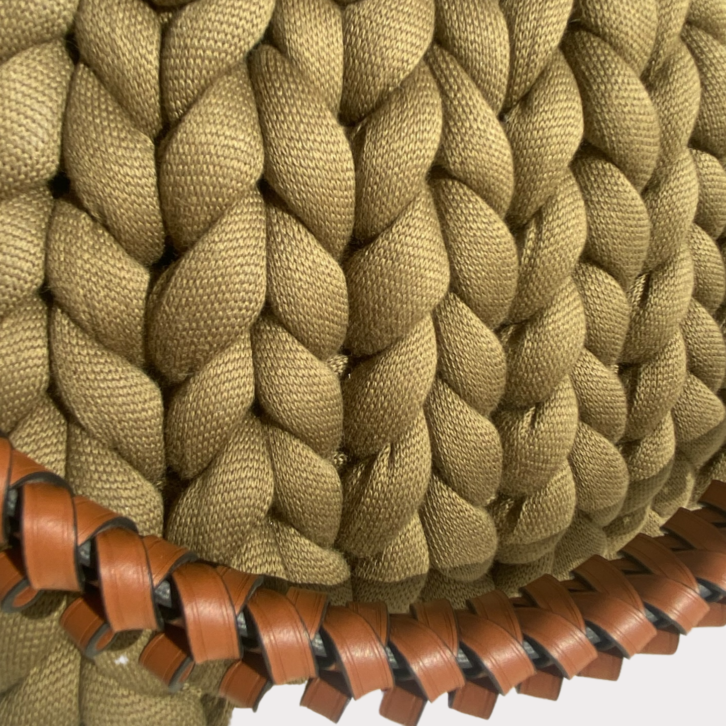 Die Traumtasche: Pillowbag aus Premium Cotton in der Farbe Olivgrün