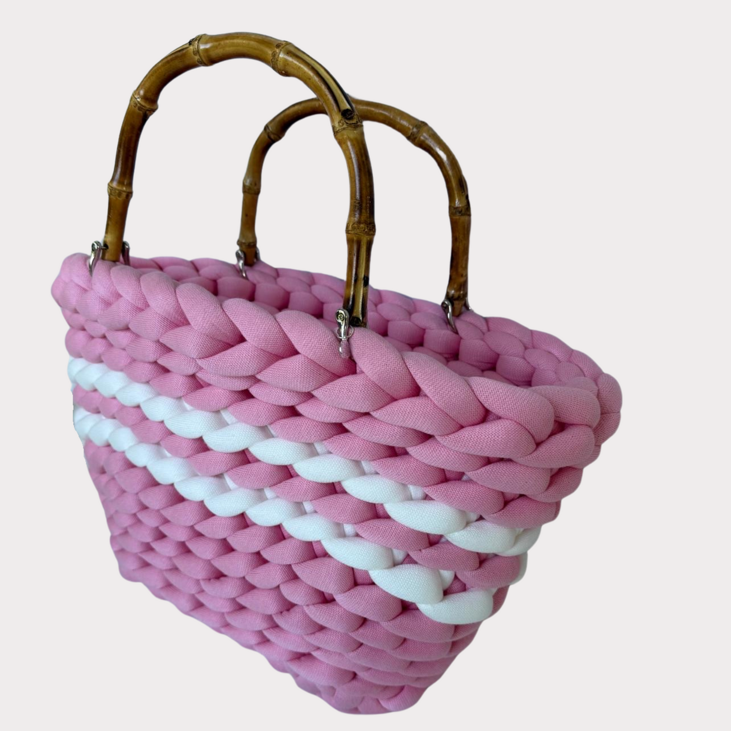 Aimée Signature Piece – Basketbag aus Premium Cotton in der Farbe Rosa mit weißen Streifen mit Bambusgriffen
