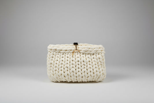 NEU: Leichte Clutch aus Cotton in der Farbe Weiss