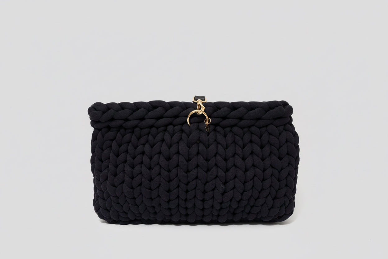 NEU: Leichte Clutch aus Cotton ind der Farbe Schwarz