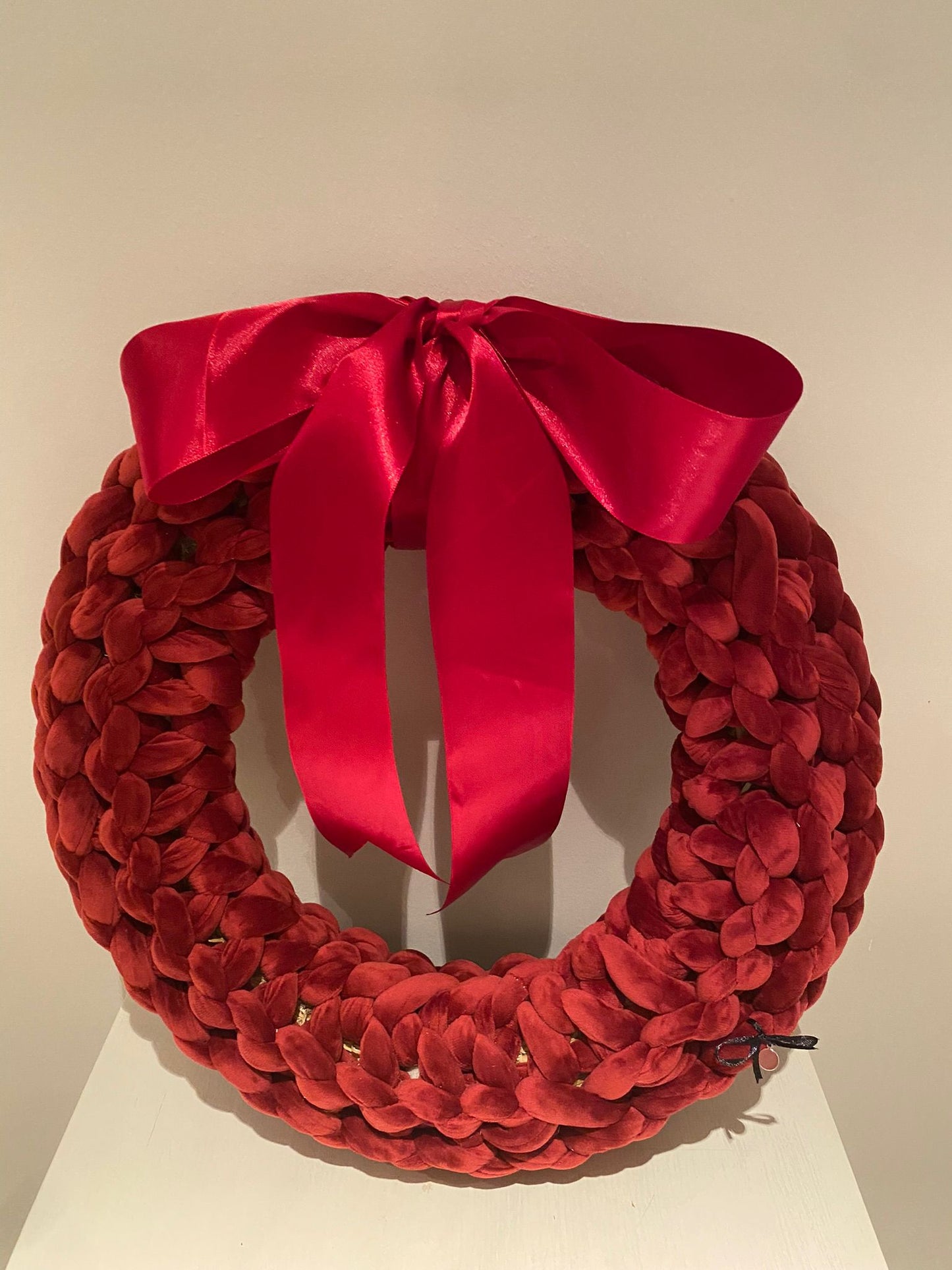 Dekokranz aus Samt in Bordeauxrot